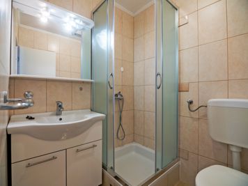 studio Wohnung, modernes Bad, Dusche